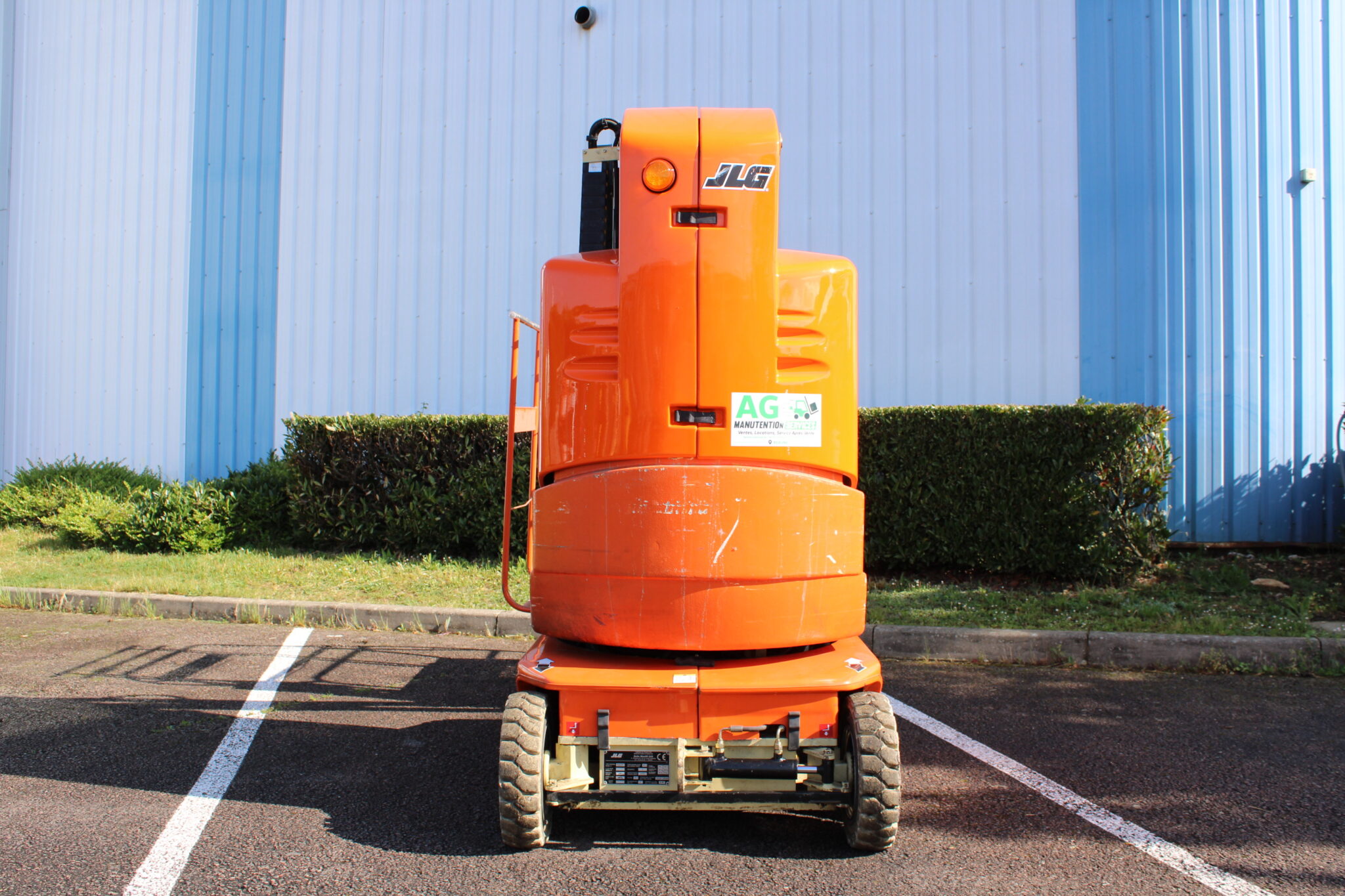 JLG TOUCAN 870